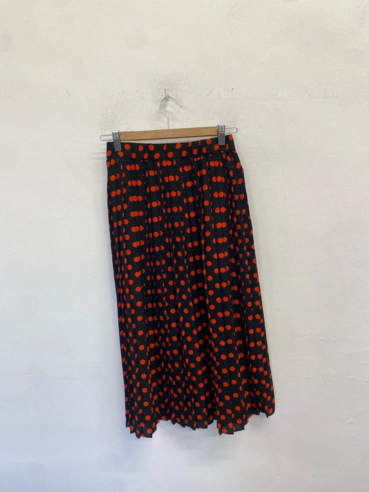 Lovely warehouse red black spotty pleated skirt UK 6 HDR01