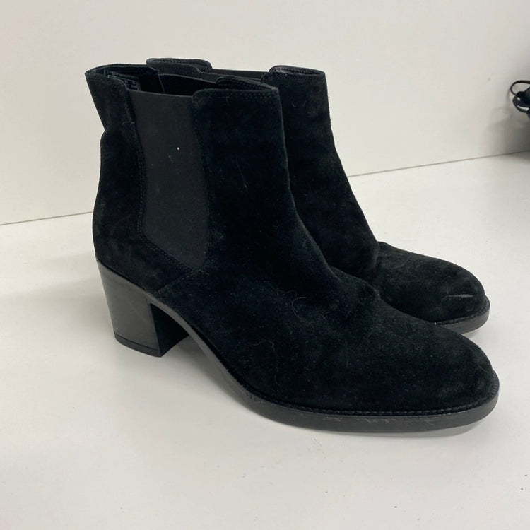 Fabulous Clark’s Womens Black suede ankle boots UK6 D Chelsea JR001