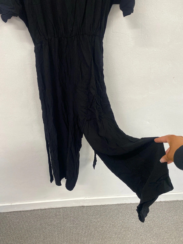 Stylish ASOS black jumpsuit uk 12 KS002