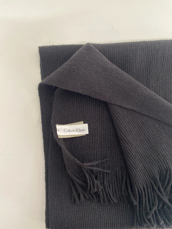 Classic Calvin Klein black scarf ribbed GW001