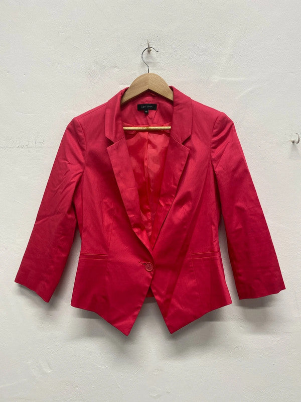 Fabulous Coral Pink powerhouse blazer Uk12 new Look MA003