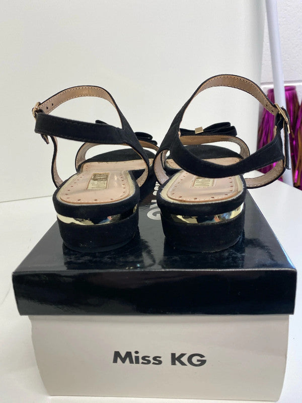 Fabulous Black Sandals with gold details events or parties Uk7 IM001