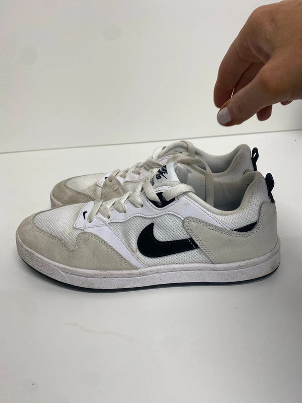Fabulous Nike SB Alleyoop low trainers White black UK6 Youth JP001