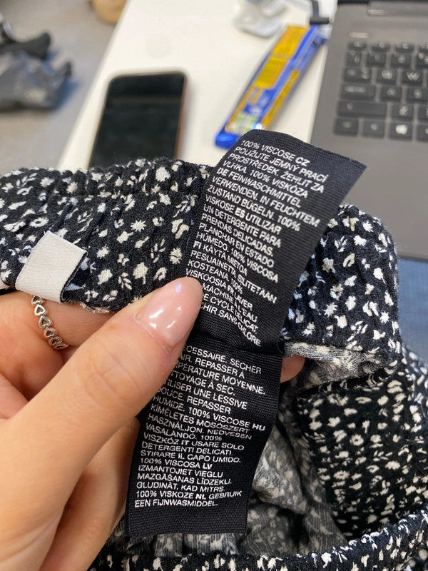 Lovely & other stories black white floral wide leg trouser cropped UK 8 RF001