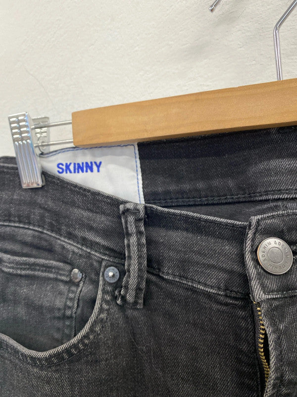 Trio of black and charcoal H&M men’s jean 32 #3 JR001