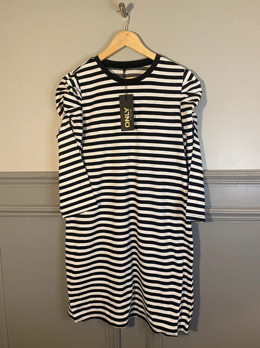 ONLY fabulous black & White striped Dress UkM New LB001