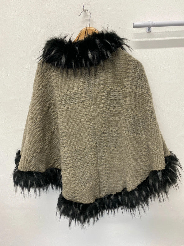 Classic knit poncho by Made In Italy one size faux fur trim occasion GK002