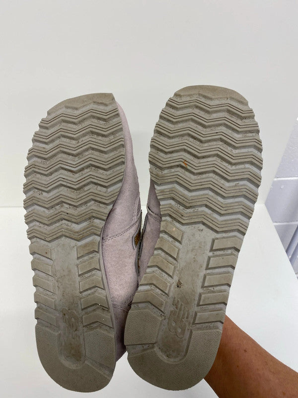 Fabulous New Balance 520 Lilac & Gold trainers Uk7 NN001