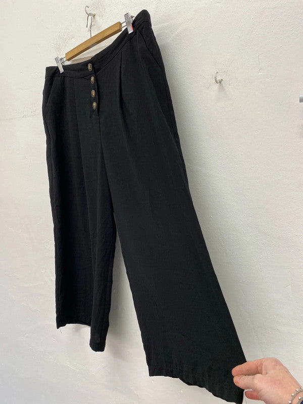 Fabulous black wide leg cropped oriental vibe trousers Uk18 Primark IM001