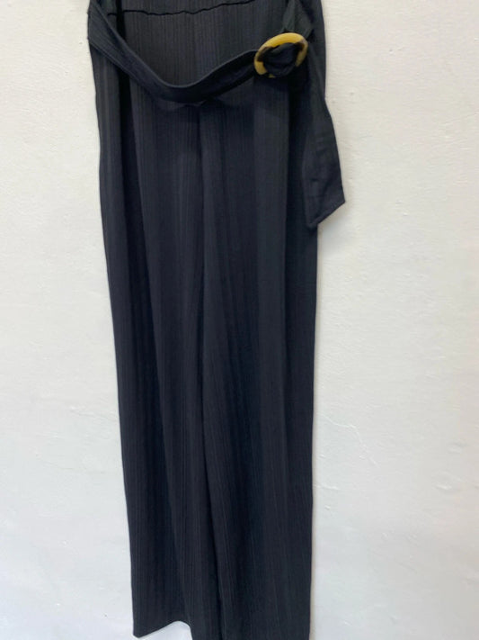 Fabulous Topshop Black lightweight jumpsuit dungaree Uk12 New KA001