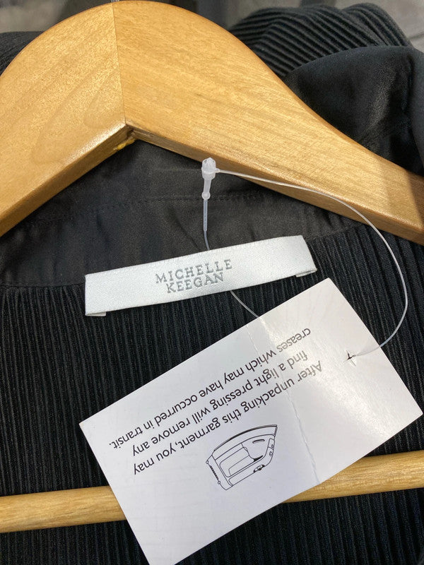 Fabulous New Michelle Keegan pleated blouse Uk12 LB001