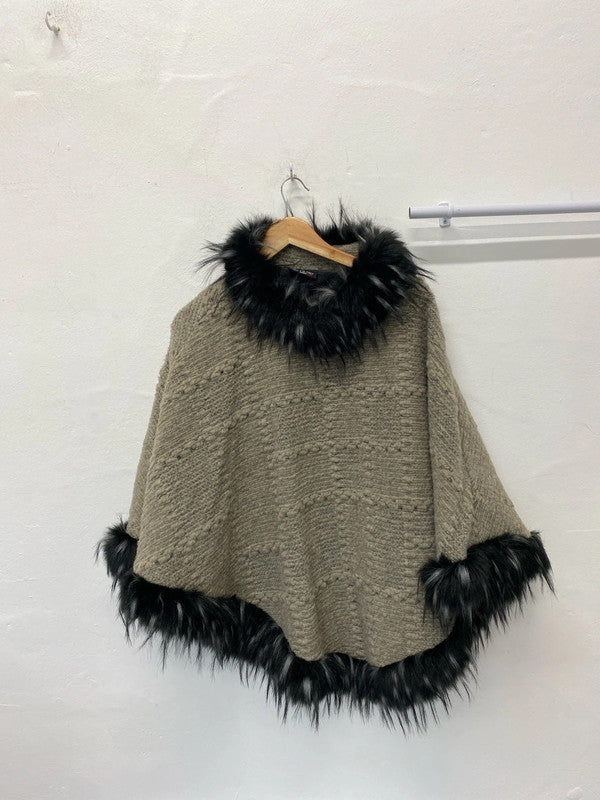 Classic knit poncho by Made In Italy one size faux fur trim occasion GK002