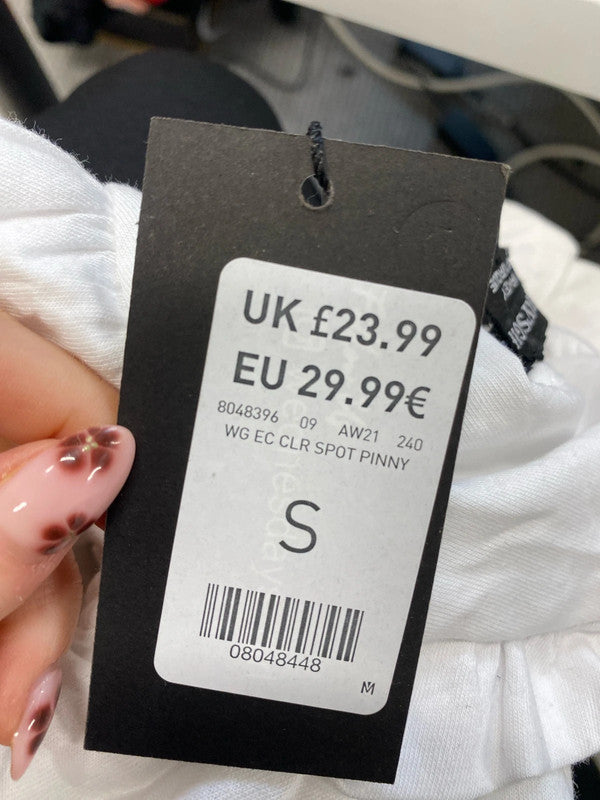 Stunning Wednesdays girl white collared long sleeve crop top UK S JH001