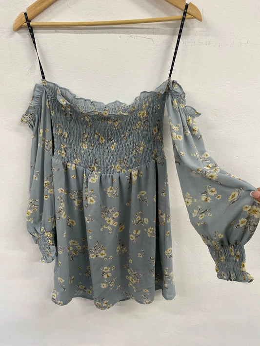 Fabulous Misguided off the shoulder dusty blue floral top uk 10 HA001