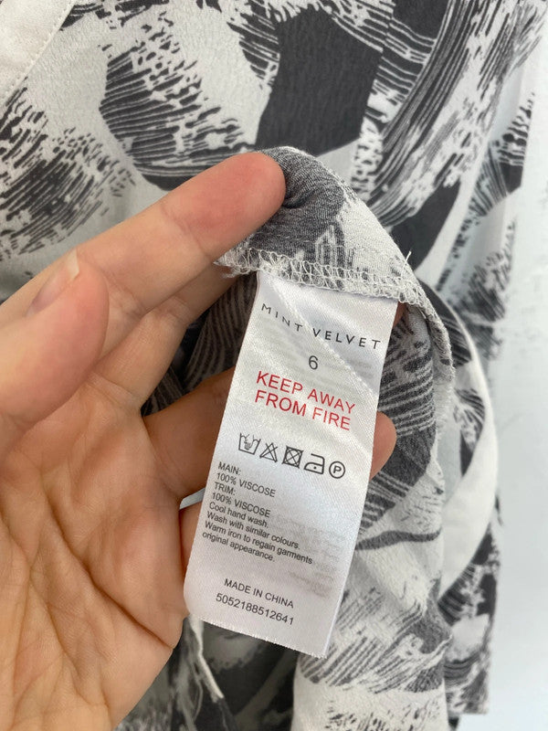 Mint Velvet Elegant Grey Waves Artsy Pattern Blouse UK 6 SS004