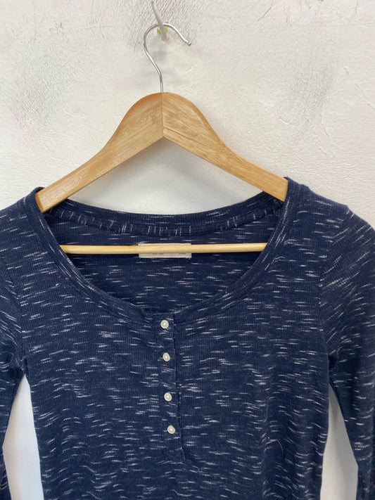 Lovely Abercrombie & fitch navy long sleeve top UK xs AE001