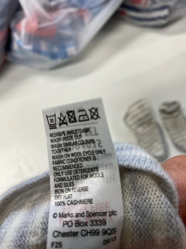 Fabulous M&S Cashmere newborn up to 1 hat gloves set JP001