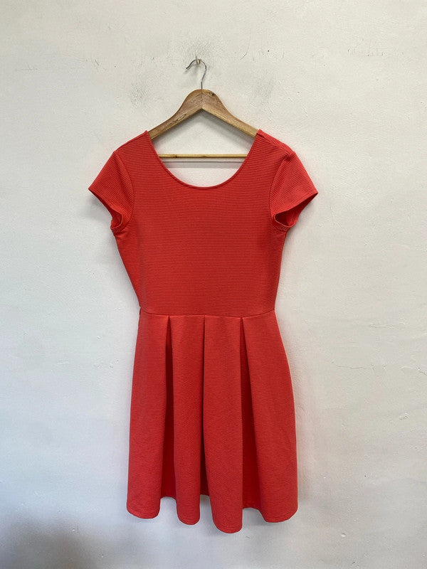 Lovely French connection ribbed pink pleated dress UK 14 KN003