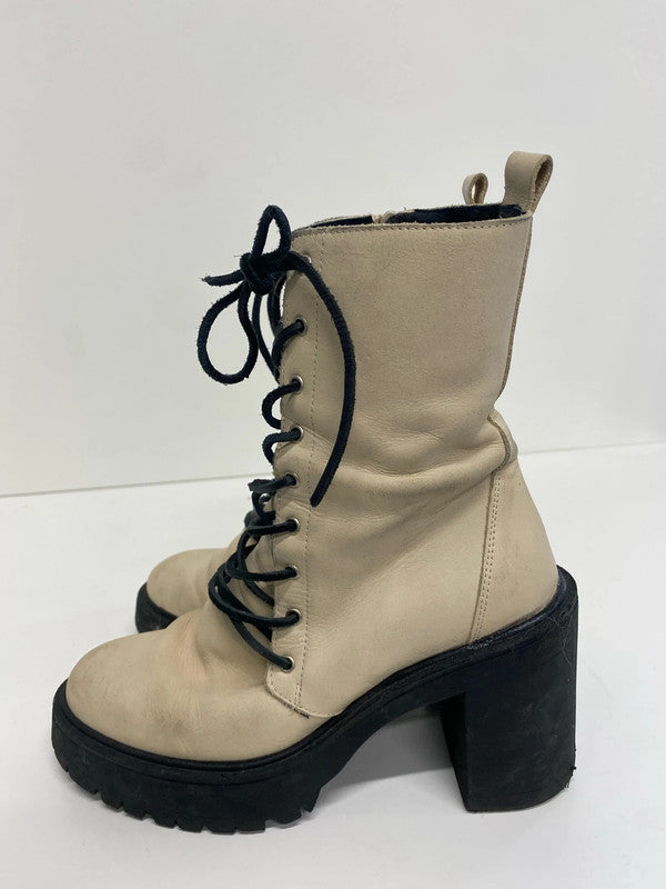 Fabulous Free People Dylan Cream Leather boots Uk4 SS002