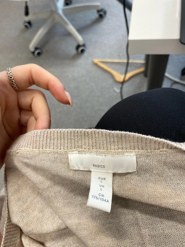 Lovely H&M beige v neck lightweight jumper UK L KM003