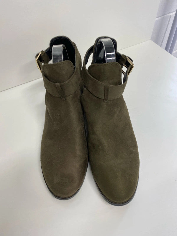 Fabulous khaki River island Flat Boot UK6 Faux suede KM004