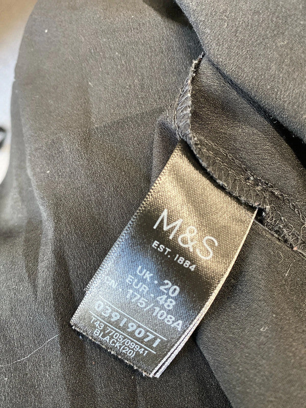 Fabulous M&S loose fit sleeveless top Uk20 summer essential YM001