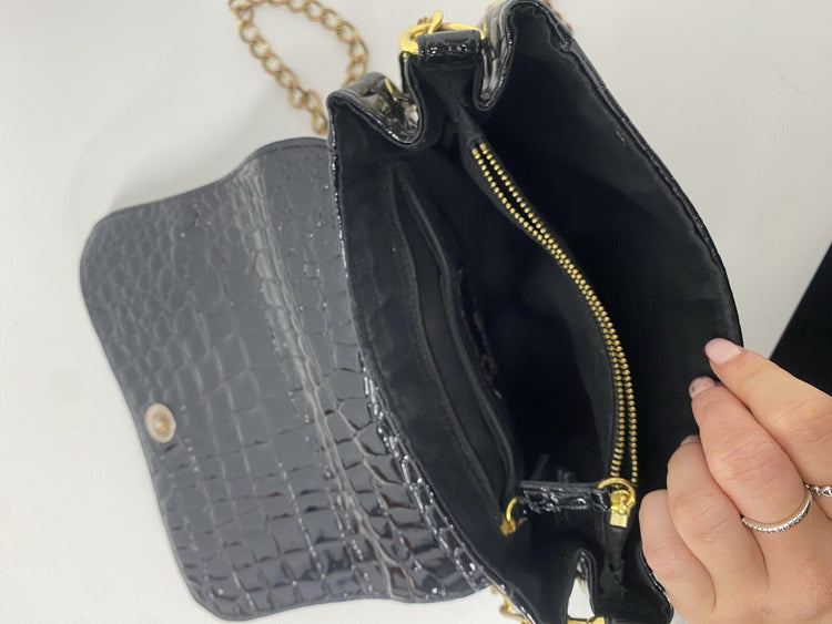 Fred Perry Amy Winehouse Black Gold Charm Chain Bag One Size LB002