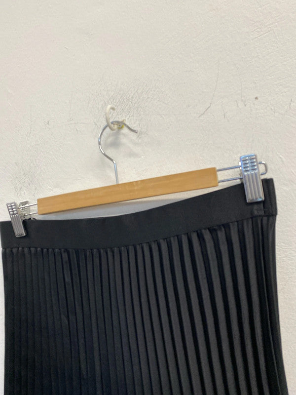 Fabulous YAS pleated black midi skirt classic design elastic waist UkL JR001