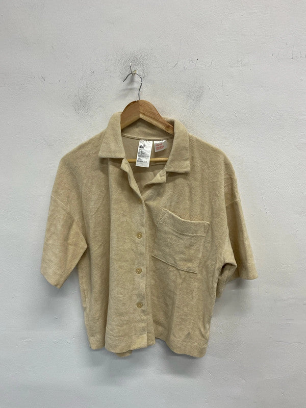 Lovely H&M towelling beige shirt UK M JB001
