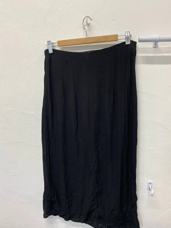 Fabulous Pencil skirt from H&M crepe fabric Uk12 JB001