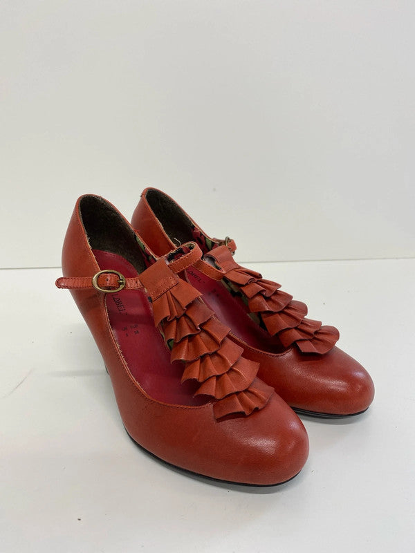 Fabulous Burnt Cherry Red T bar heels Retro vibes Uk5 Love label KM004