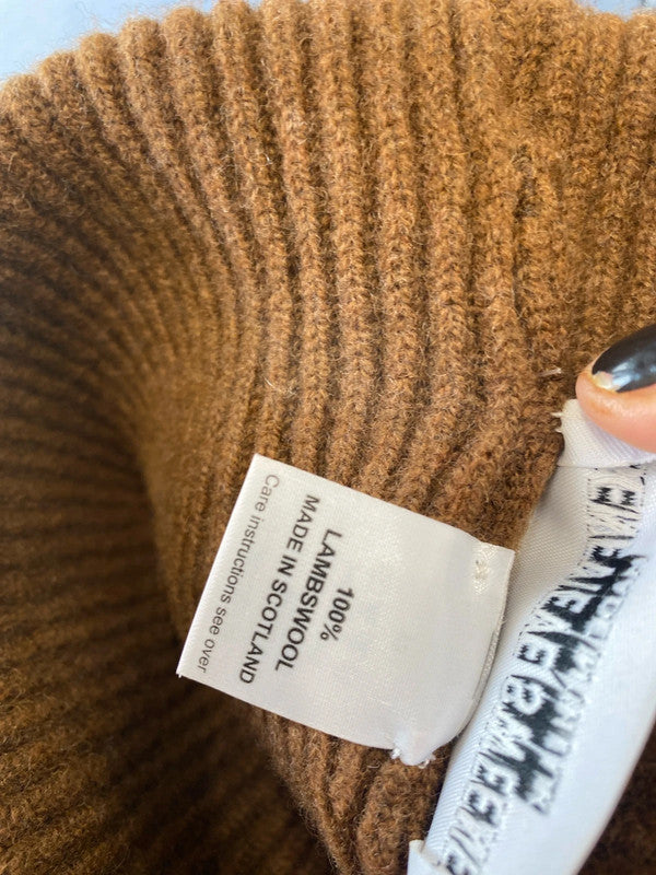 Fab duo of Genevieve Sweeney beanies brown & Black Lambswool RF001