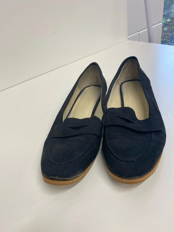 Fabulous Beyond Skin black loafers Not leather Uk7 eur40 RF001