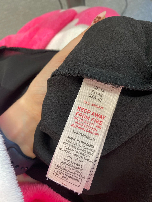 Lovely new look lightweight black blouse UK 14 PJ001