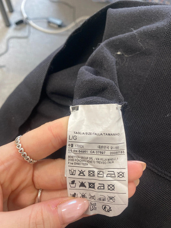 Lovely United colors of Benneton black jumper UK L SS002