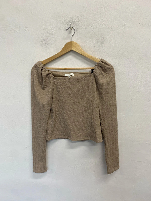 Lovely h&m textured beige long sleeve top UK XS JA001