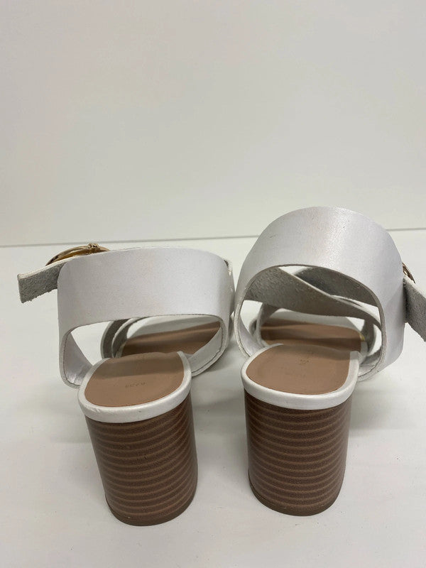 Classic mid block heel white summer sandal Uk5 LB005