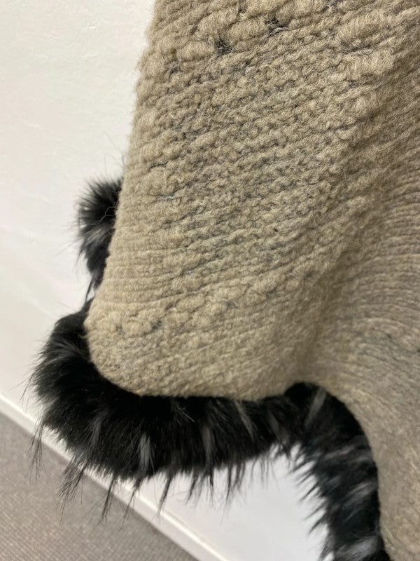 Classic knit poncho by Made In Italy one size faux fur trim occasion GK002