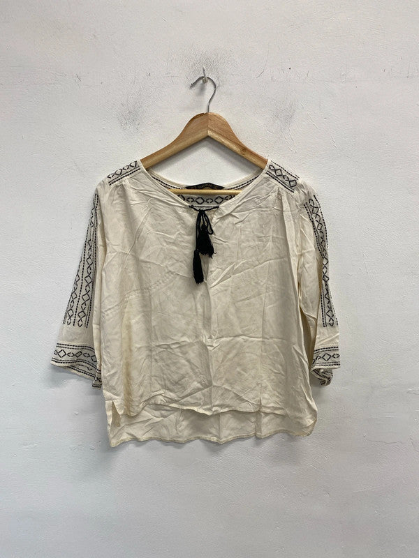 Lovely Zara cream Aztec black UK M JB001