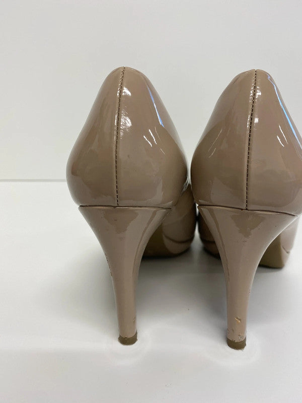 Fabulous Nude peep toe court shoes by Bandolino Uk7 KM005