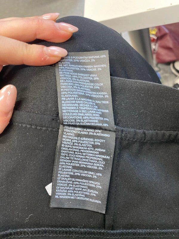 Lovely H&M black cropped office trousers UK 16 KM003