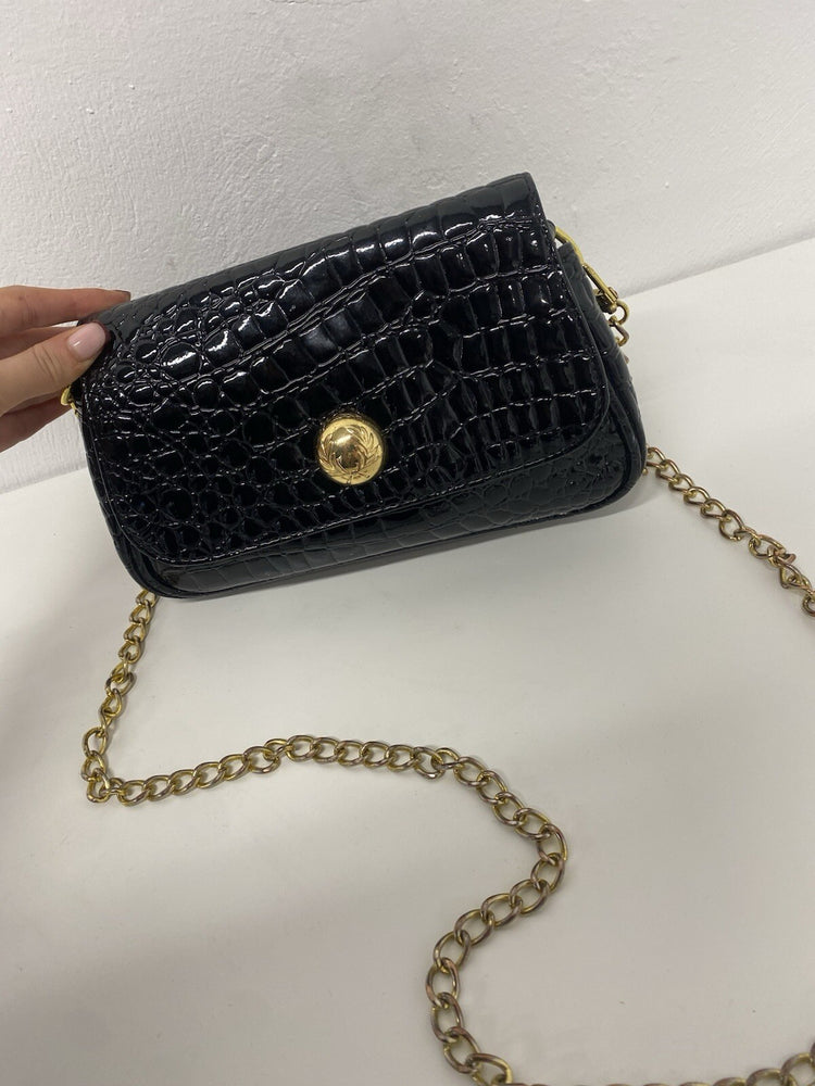 Fred Perry Amy Winehouse Black Gold Charm Chain Bag One Size LB002