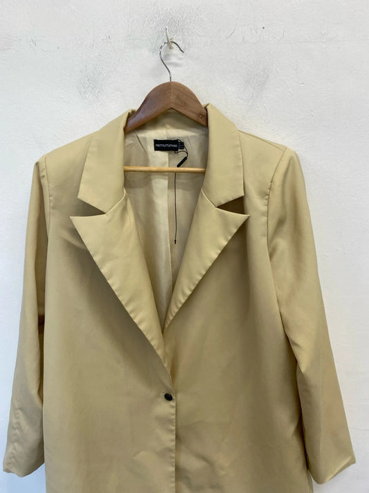 Stunning pretty little thing beige oversized blazer UK 14 PJ001
