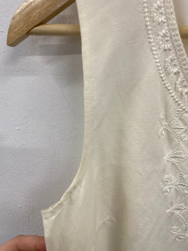 Amaranto Elegant Cream Embroidered Sheath Dress UK 12 MM005