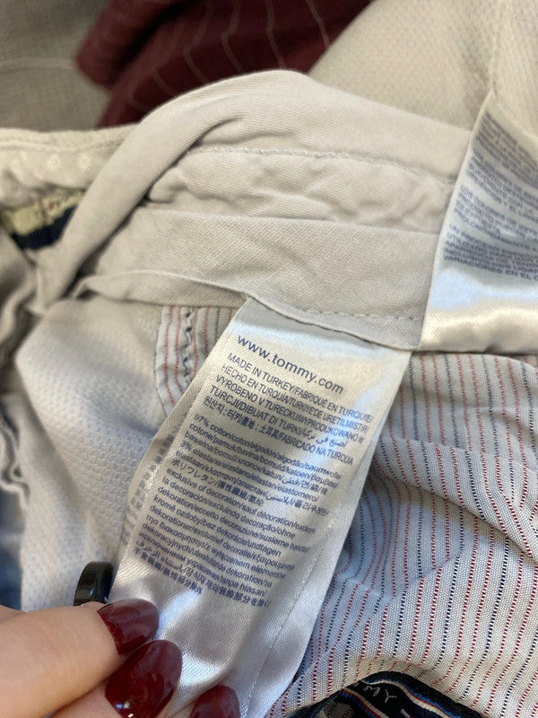 Lovely men’s Tommy Hilfiger light grey chino w 36 l 32 CJ001