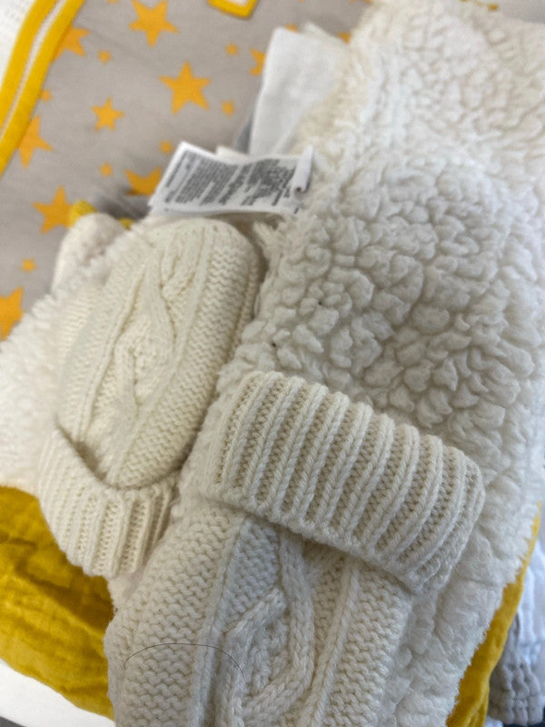 Fabulous Baby bundle sleep Gro bags muslins etc #30 AL002