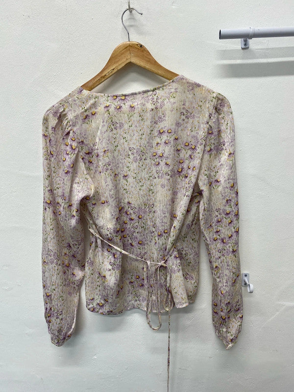 Fabulous H&M lilac flora wrap top lightweight fabric UkS JB001