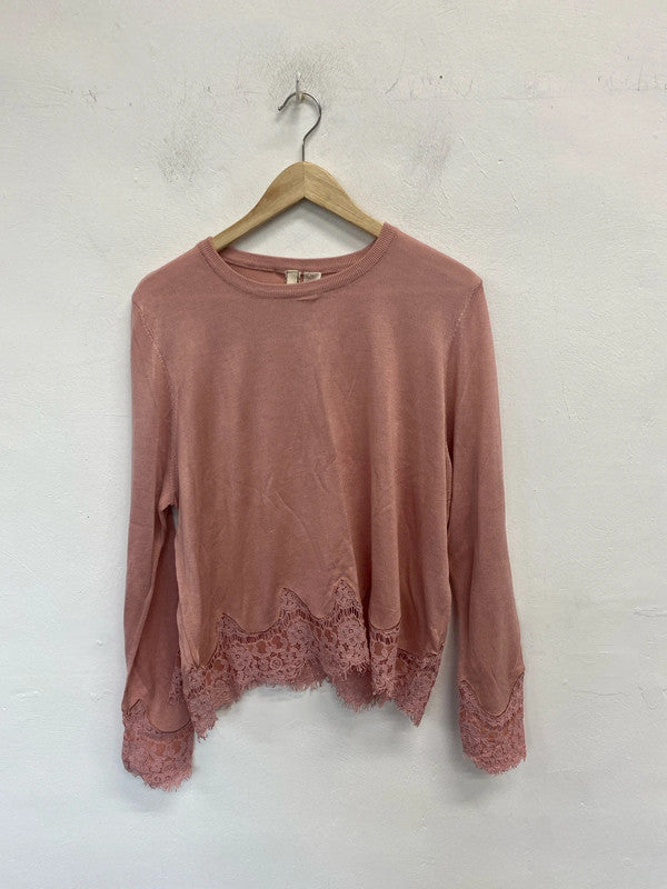 Lovely H&M pink lace hem jumper UK XL KM003