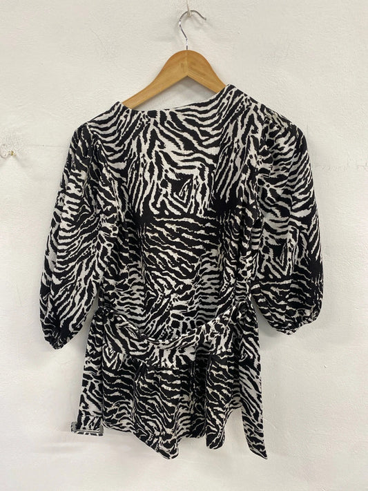 Stylish River Island peplum zebra top uk 10 HA001