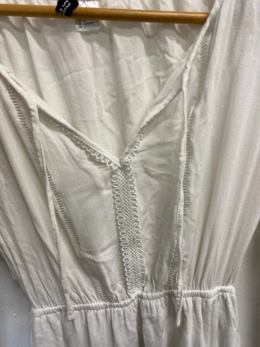 Lovely h&m white broderie playsuit beach cover UK 6 JH001